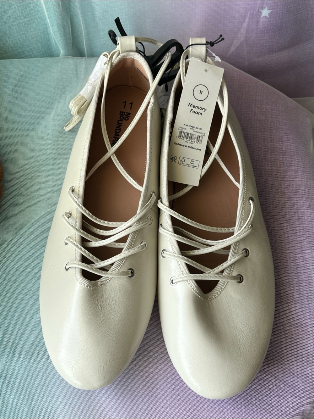 No Boundaries Womenโs White Faux Leather Lace-Up Ballet Flats Memory Foam SZ 11